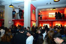 Праздник искусства: в Баку открылась выставка Фидан Алиевой "Жажда жизни" (ФОТО)