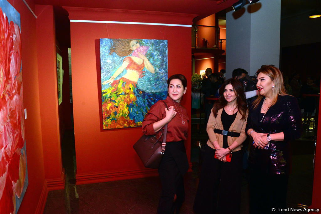 Праздник искусства: в Баку открылась выставка Фидан Алиевой "Жажда жизни" (ФОТО)