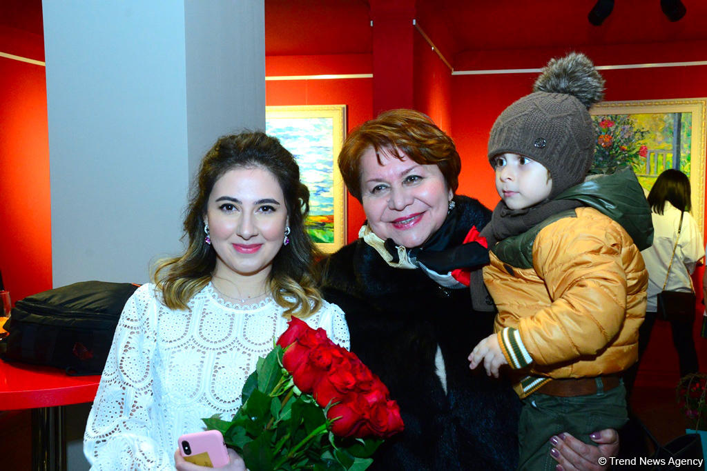 Праздник искусства: в Баку открылась выставка Фидан Алиевой "Жажда жизни" (ФОТО)