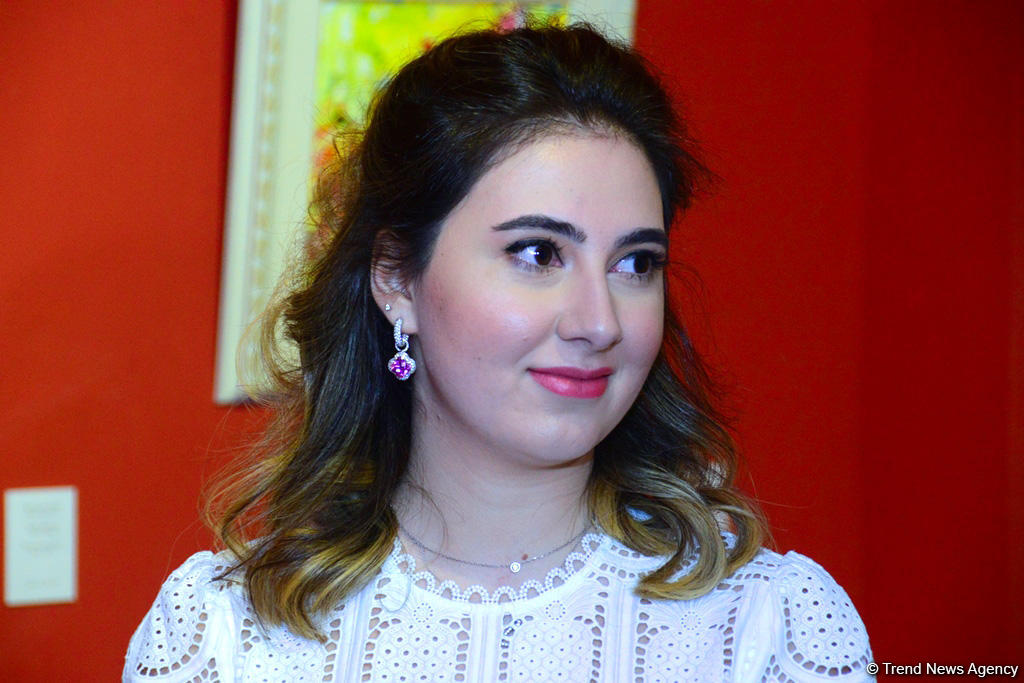 Праздник искусства: в Баку открылась выставка Фидан Алиевой "Жажда жизни" (ФОТО)