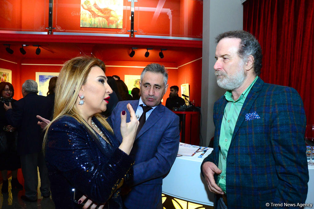 Праздник искусства: в Баку открылась выставка Фидан Алиевой "Жажда жизни" (ФОТО)