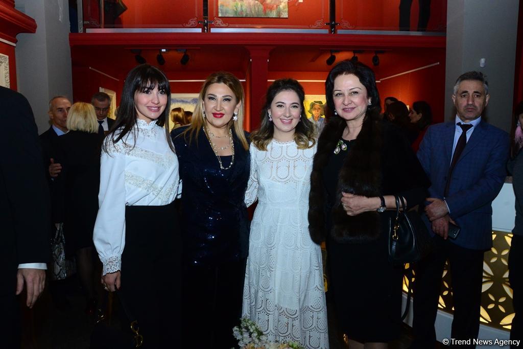 Праздник искусства: в Баку открылась выставка Фидан Алиевой "Жажда жизни" (ФОТО)