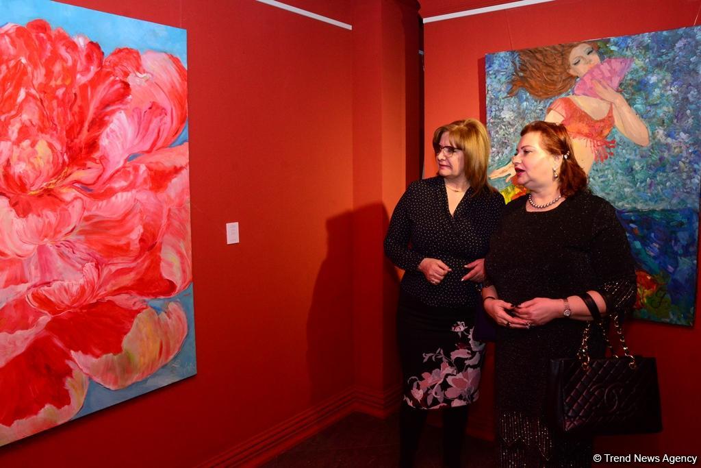 Праздник искусства: в Баку открылась выставка Фидан Алиевой "Жажда жизни" (ФОТО)