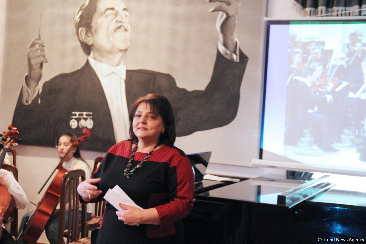 Эйюб Гулиев провел вечер с талантливыми учениками школы имени Рафига Бабаева (ВИДЕО, ФОТО)