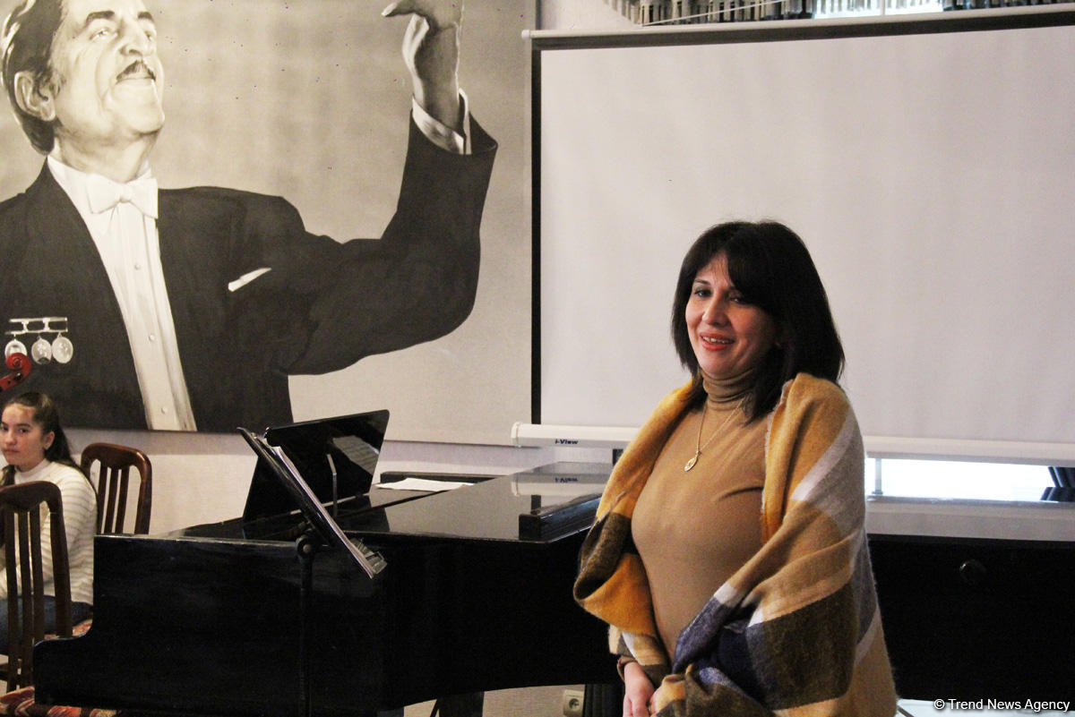 Эйюб Гулиев провел вечер с талантливыми учениками школы имени Рафига Бабаева (ВИДЕО, ФОТО)