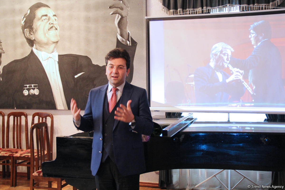 Эйюб Гулиев провел вечер с талантливыми учениками школы имени Рафига Бабаева (ВИДЕО, ФОТО)