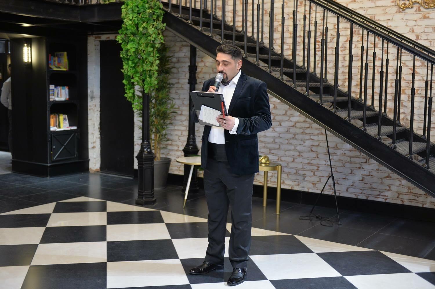 Я Азербайджанец! Джавид Шахбазбеков выразил любовь к Родине стихами, музыкой и постановкой (ФОТО)