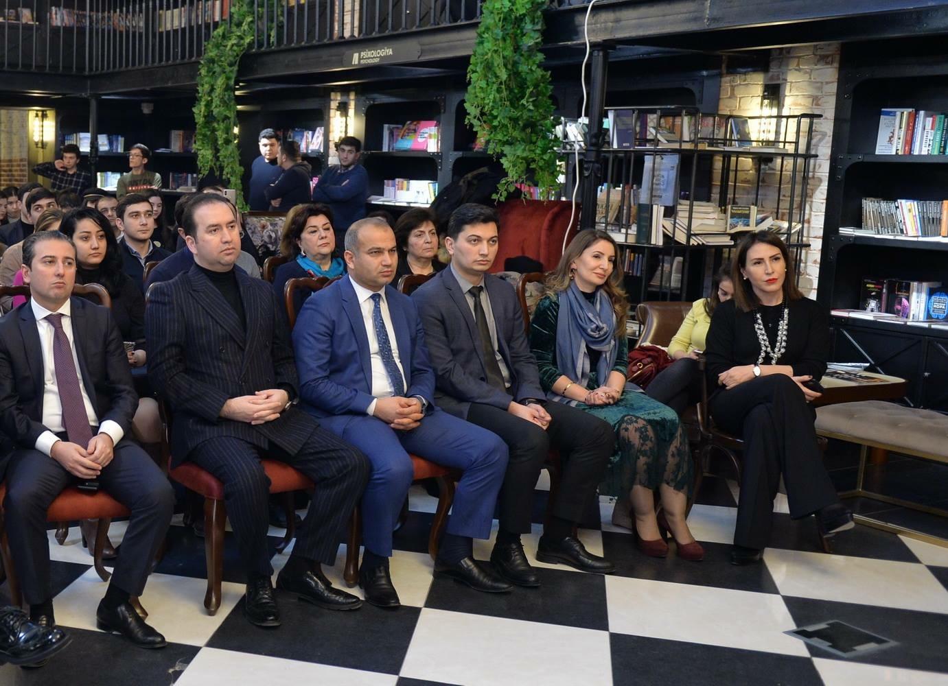 Я Азербайджанец! Джавид Шахбазбеков выразил любовь к Родине стихами, музыкой и постановкой (ФОТО)