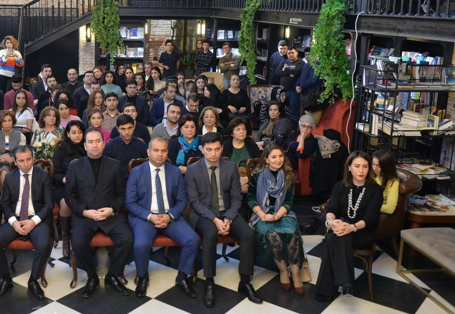 Я Азербайджанец! Джавид Шахбазбеков выразил любовь к Родине стихами, музыкой и постановкой (ФОТО)