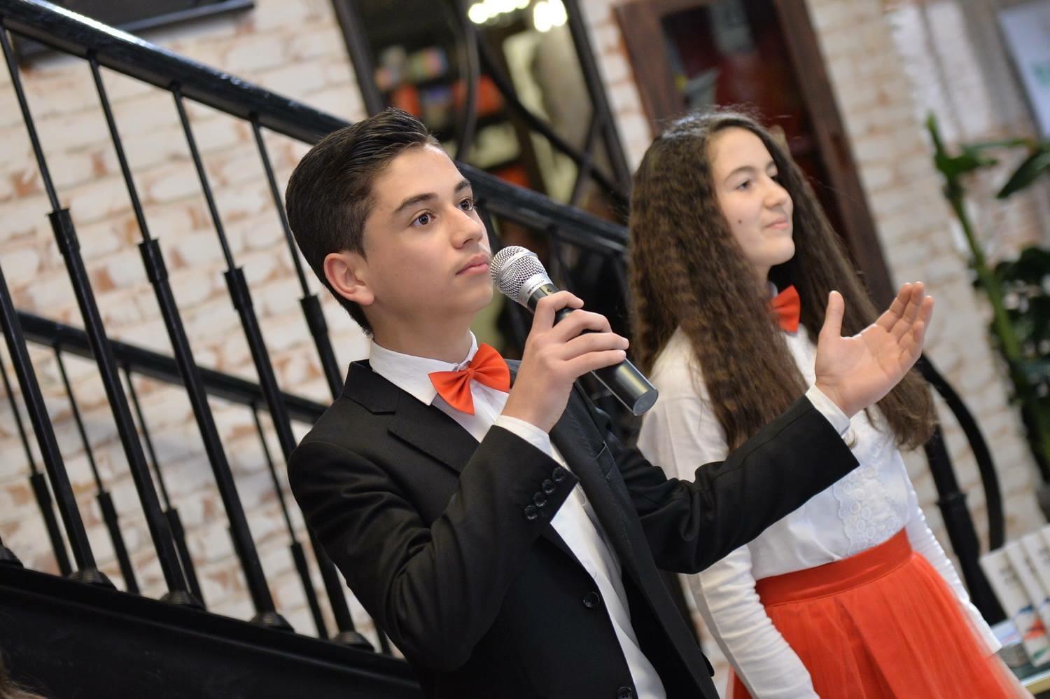 Я Азербайджанец! Джавид Шахбазбеков выразил любовь к Родине стихами, музыкой и постановкой (ФОТО)