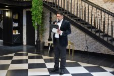 Я Азербайджанец! Джавид Шахбазбеков выразил любовь к Родине стихами, музыкой и постановкой (ФОТО)