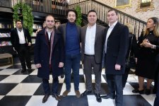 Я Азербайджанец! Джавид Шахбазбеков выразил любовь к Родине стихами, музыкой и постановкой (ФОТО)