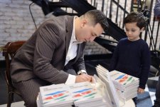 Я Азербайджанец! Джавид Шахбазбеков выразил любовь к Родине стихами, музыкой и постановкой (ФОТО)