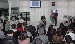 "Блистательный Петербург": в Баку открылась выставка российского фотографа (ФОТО)