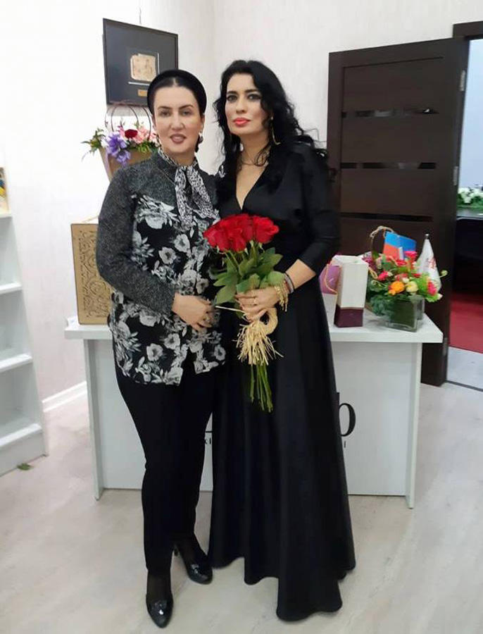 Азербайджанская писательница совершила сделку с совестью (ФОТО)