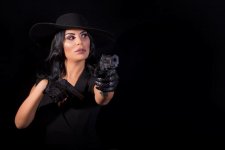 Азербайджанская певица снимает в России фильм про мафию (ФОТО)