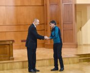 Президент Ильхам Алиев и Первая леди Мехрибан Алиева встретились с семьями шехидов (ФОТО)