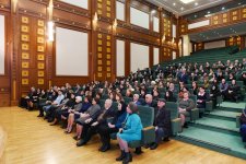 Президент Ильхам Алиев и Первая леди Мехрибан Алиева встретились с семьями шехидов (ФОТО)