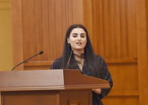 Президент Ильхам Алиев и Первая леди Мехрибан Алиева встретились с семьями шехидов (ФОТО)