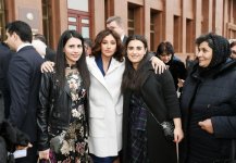 Президент Ильхам Алиев и Первая леди Мехрибан Алиева встретились с семьями шехидов (ФОТО)