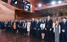 Президент Ильхам Алиев и Первая леди Мехрибан Алиева приняли участие в республиканском собрании, посвященном Дню азербайджанской молодежи (ФОТО)