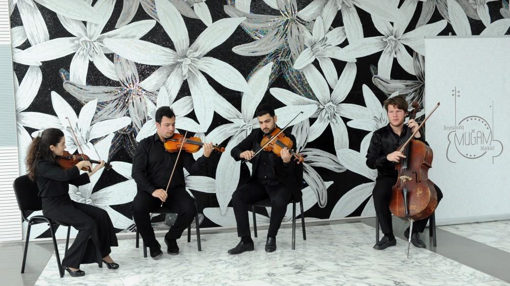 В Баку состоялась церемония награждения в честь Дня молодежи Азербайджана (ФОТО)