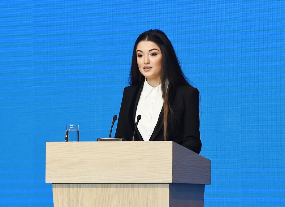 Президент Ильхам Алиев и Первая леди Мехрибан Алиева приняли участие в республиканском собрании, посвященном Дню азербайджанской молодежи (ФОТО)