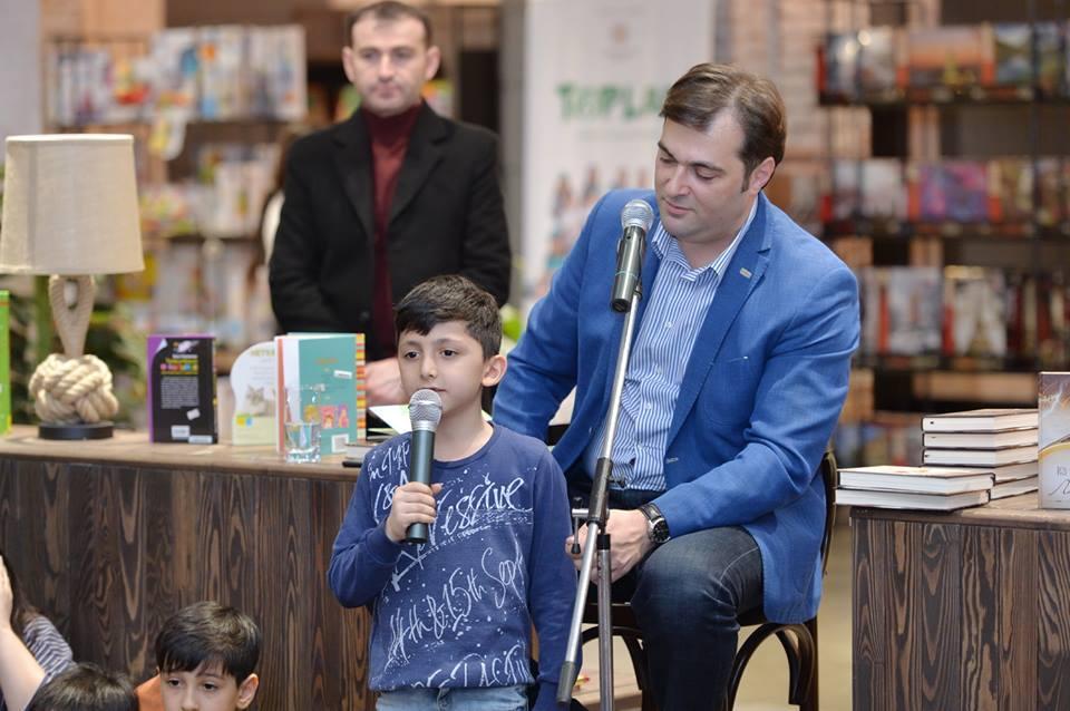 Эмин Мусеви стал добрым сказочником (ФОТО)