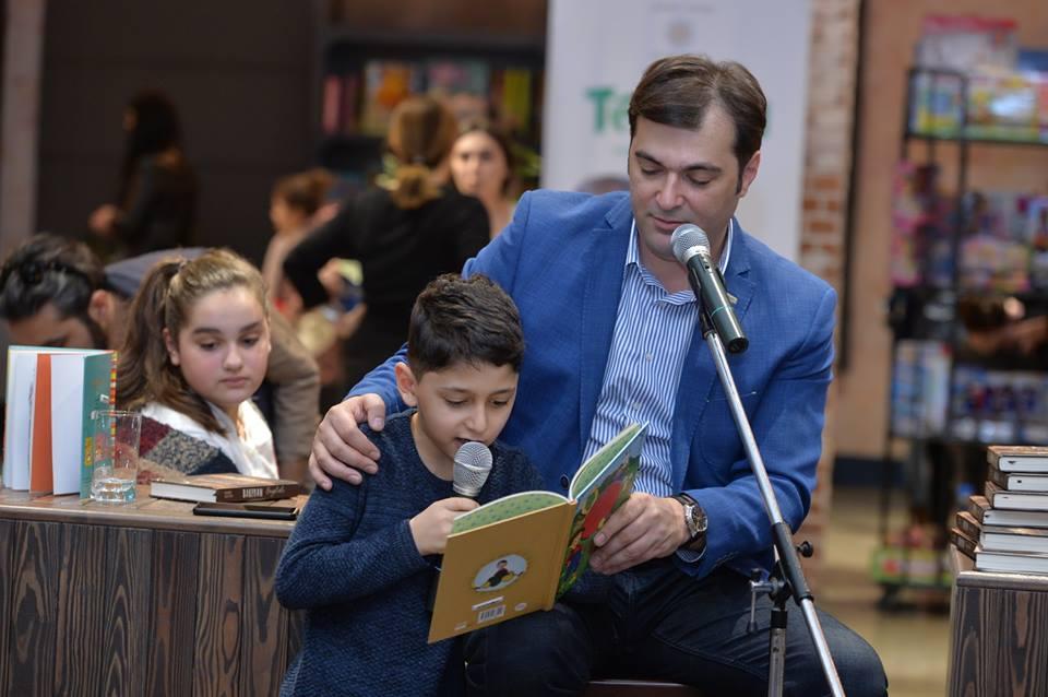 Эмин Мусеви стал добрым сказочником (ФОТО)