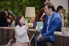 Эмин Мусеви стал добрым сказочником (ФОТО)