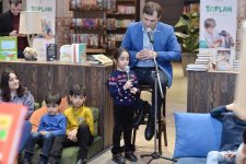 Эмин Мусеви стал добрым сказочником (ФОТО)