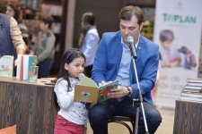 Эмин Мусеви стал добрым сказочником (ФОТО)