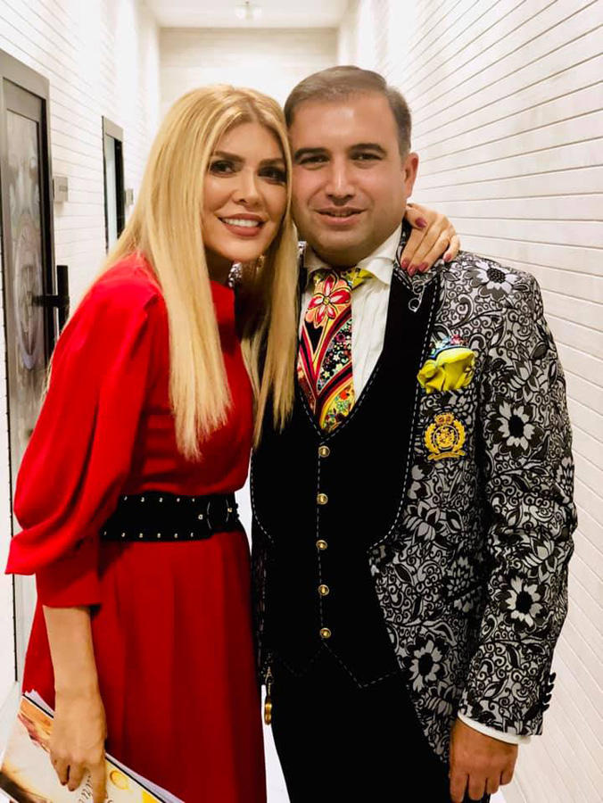 Гаджи Нуран Гусейнов создал бренд цветочных и ярких костюмов (ФОТО)