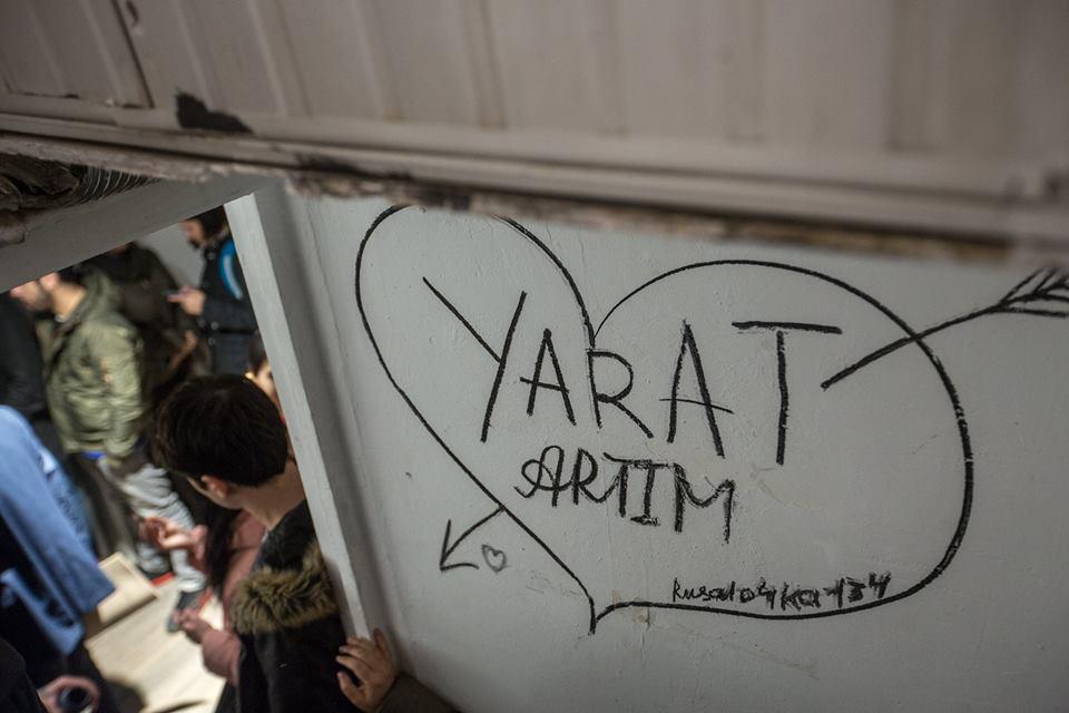 В Баку появились оригинальные инсталляции  "Перпендикулярные истины" (ФОТО)