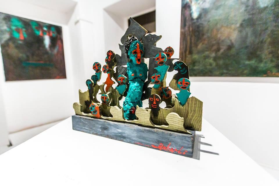 В Баку появились оригинальные инсталляции  "Перпендикулярные истины" (ФОТО)