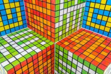 В Баку появились оригинальные инсталляции  "Перпендикулярные истины" (ФОТО)