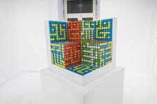 В Баку появились оригинальные инсталляции  "Перпендикулярные истины" (ФОТО)