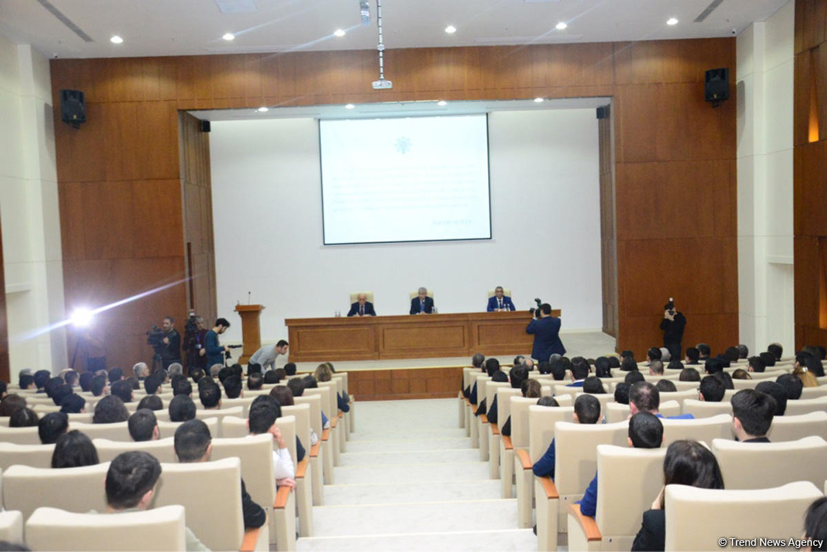 Вице-премьер Азербайджана об участии молодежи в муниципальных выборах (ФОТО)