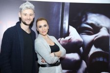 Бакинцы сыграли квест-ужас в прозрачной коробке с цепями (ВИДЕО, ФОТО)