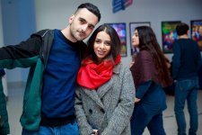 Бакинцы сыграли квест-ужас в прозрачной коробке с цепями (ВИДЕО, ФОТО)