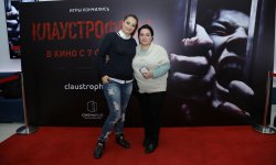 Бакинцы сыграли квест-ужас в прозрачной коробке с цепями (ВИДЕО, ФОТО)