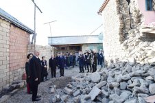 Президент Ильхам Алиев побывал в Шамахе, где произошло землетрясение (ФОТО)