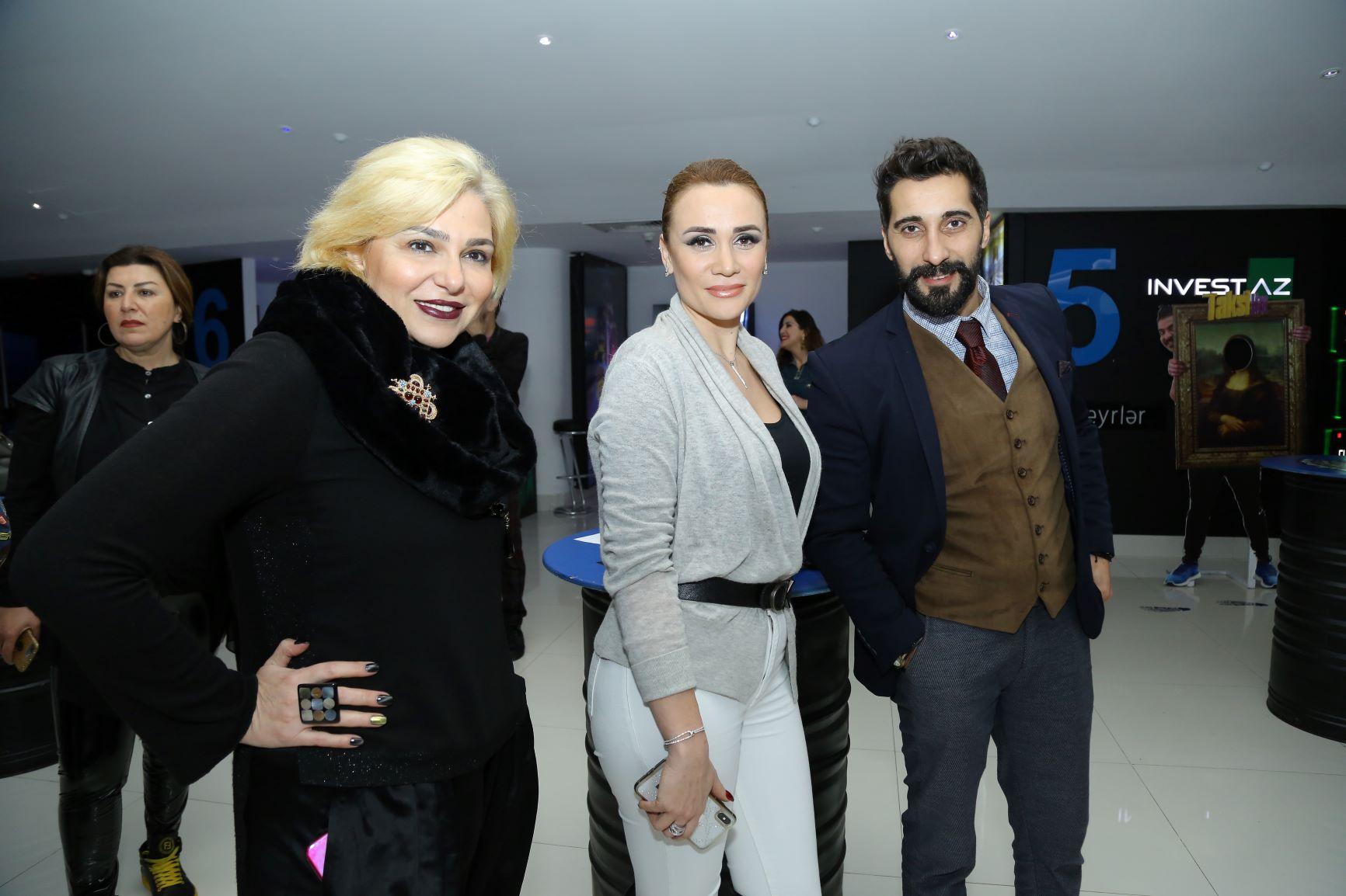 Бакинцы сыграли квест-ужас в прозрачной коробке с цепями (ВИДЕО, ФОТО)