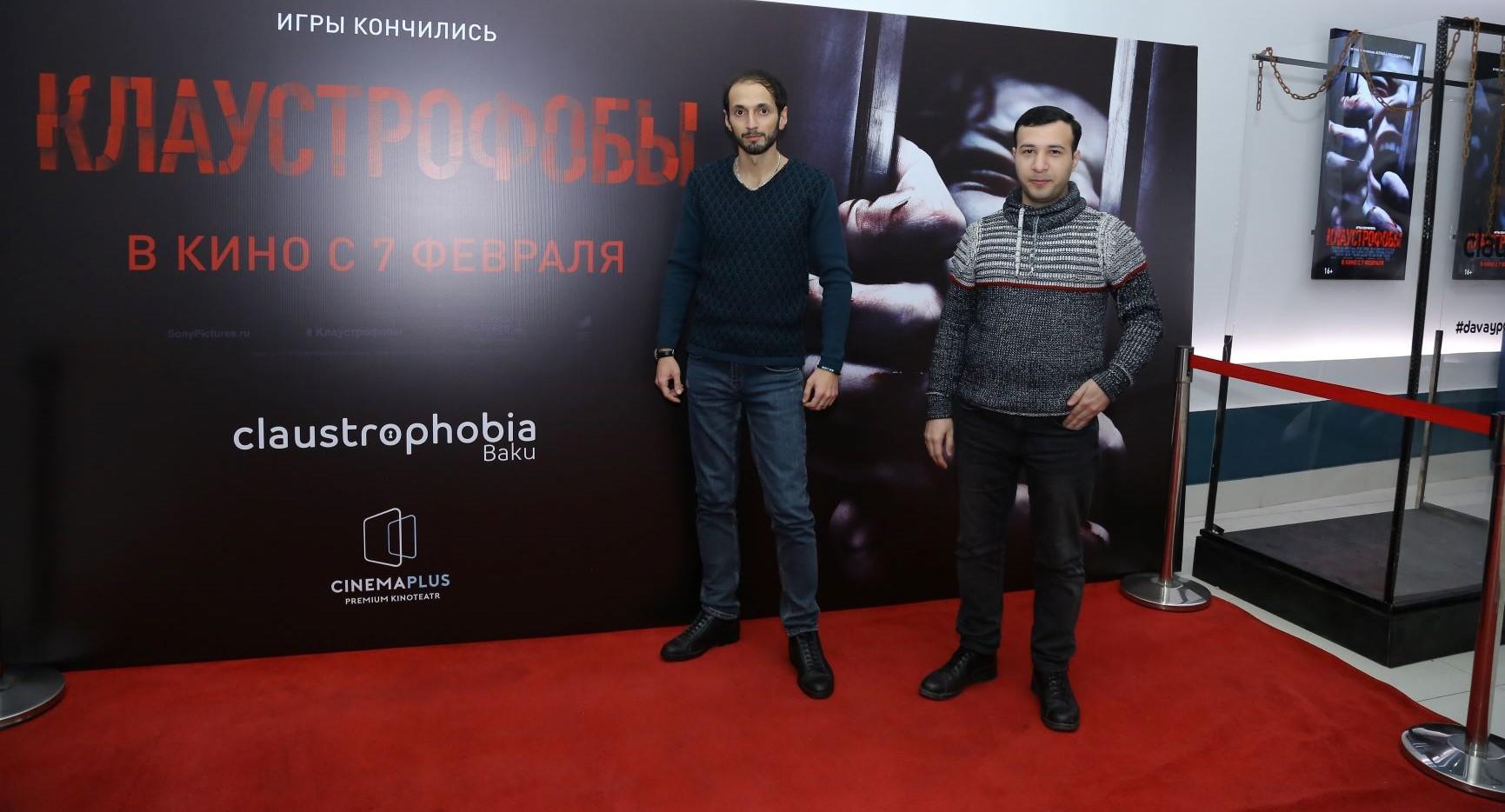 Бакинцы сыграли квест-ужас в прозрачной коробке с цепями (ВИДЕО, ФОТО)