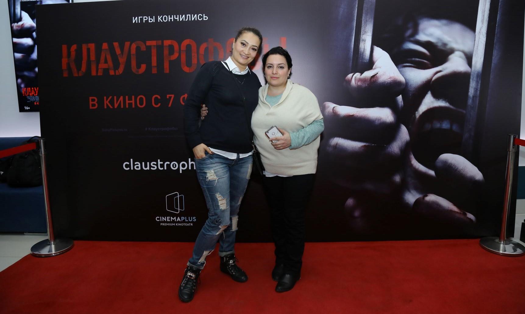 Бакинцы сыграли квест-ужас в прозрачной коробке с цепями (ВИДЕО, ФОТО)