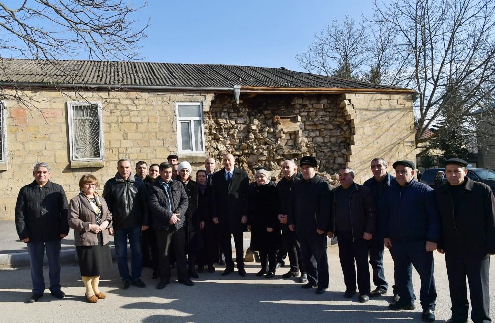 Президент Ильхам Алиев побывал в Шамахе, где произошло землетрясение (ФОТО)