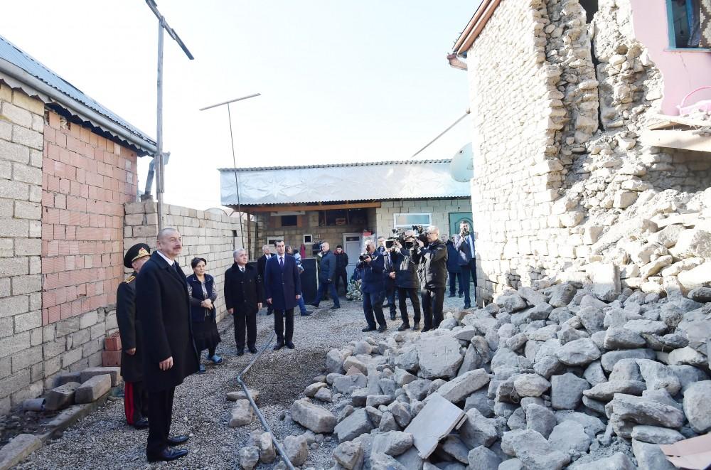 Президент Ильхам Алиев побывал в Шамахе, где произошло землетрясение (ФОТО)