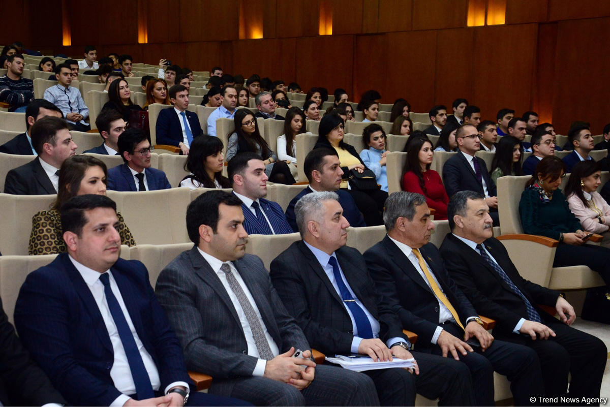 В Баку прошло мероприятие «Молодежь и семья: традиция и современный взгляд» (ФОТО)