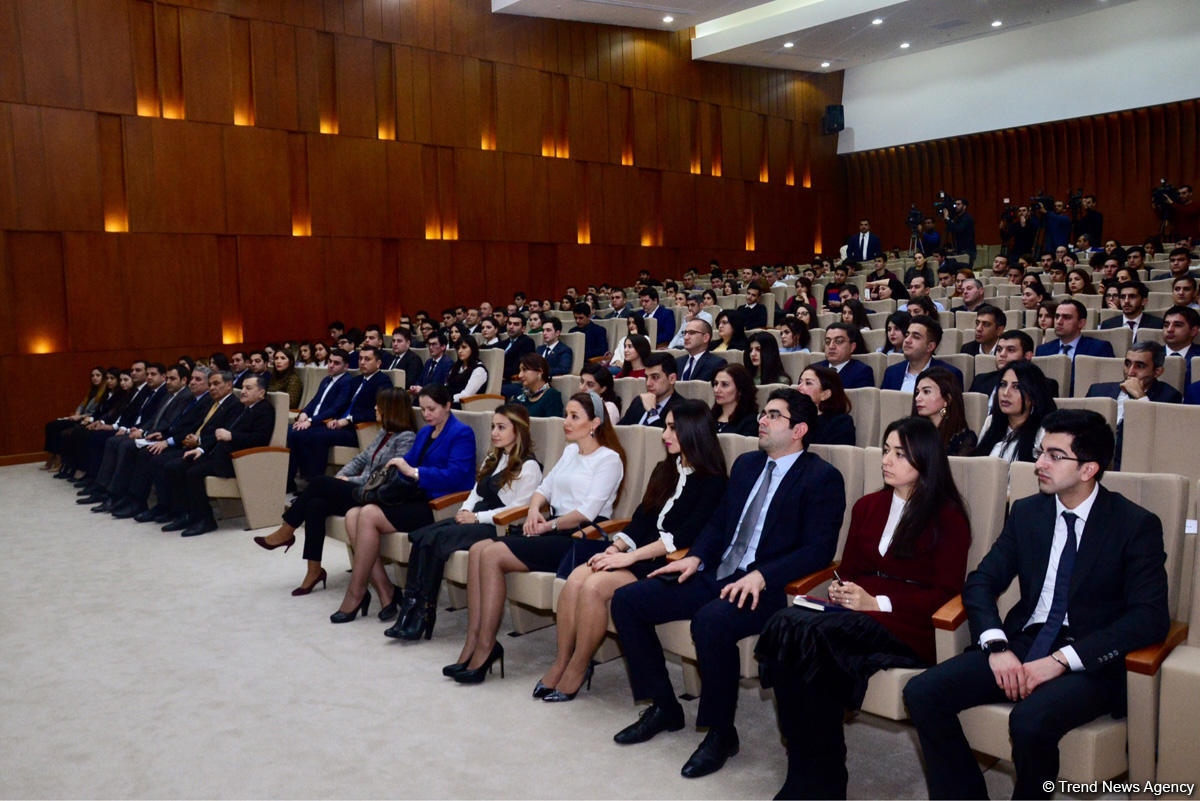 В Баку прошло мероприятие «Молодежь и семья: традиция и современный взгляд» (ФОТО)