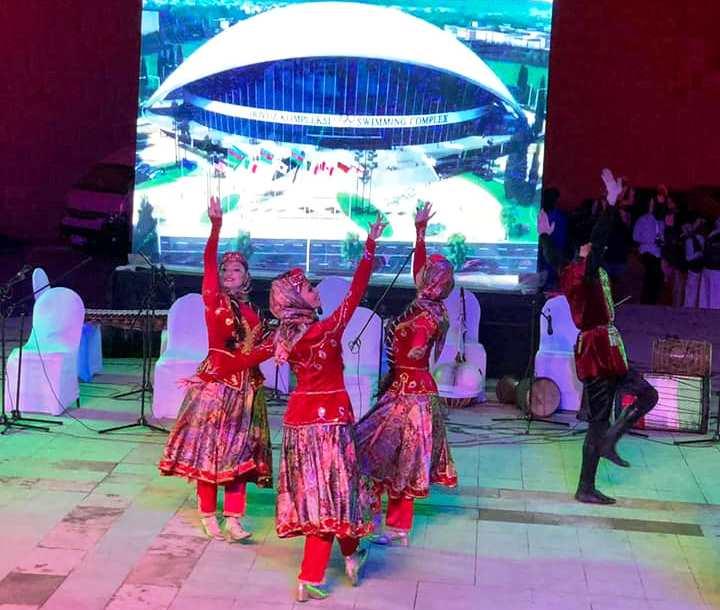 Азербайджанский мугам и танцы очаровали Исламский мир (ВИДЕО, ФОТО)